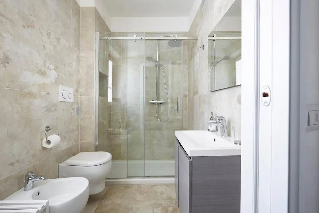Calco 15 Hotel 0*, Calco (Lombardy) Italy